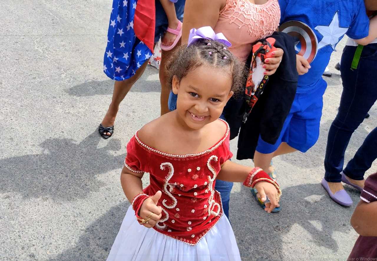 Camacã: Grupo Escolar João XXIII e Grupo Escolar Clériston Andrade promoveram desfile em homenagem as crianças